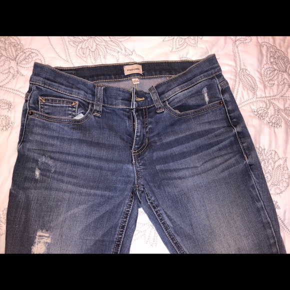 a nice pair of distressed skinny jeans - Picture 4 of 5
